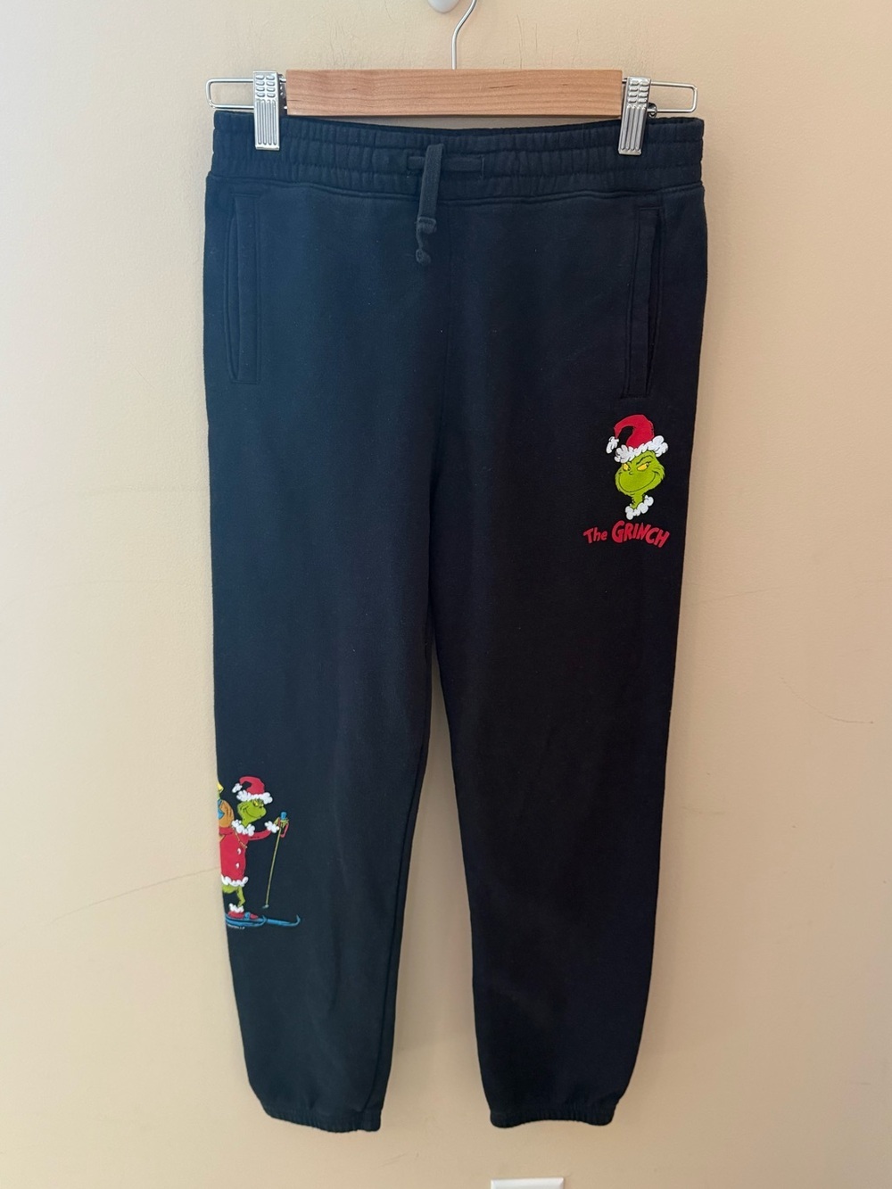 Abercrombie kids Grinch sweatpants size 11/12